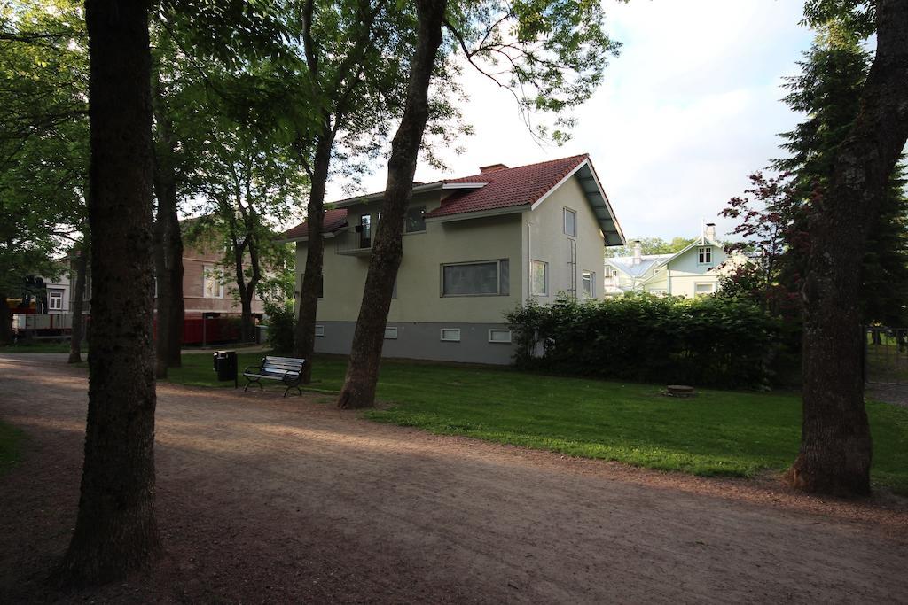 Majoitushuoneisto Tuomipuisto Apartment Naantali Bagian luar foto