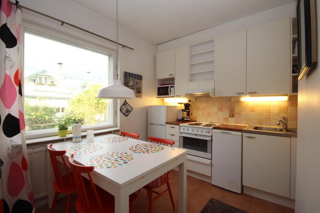 Majoitushuoneisto Tuomipuisto Apartment Naantali Ruang foto