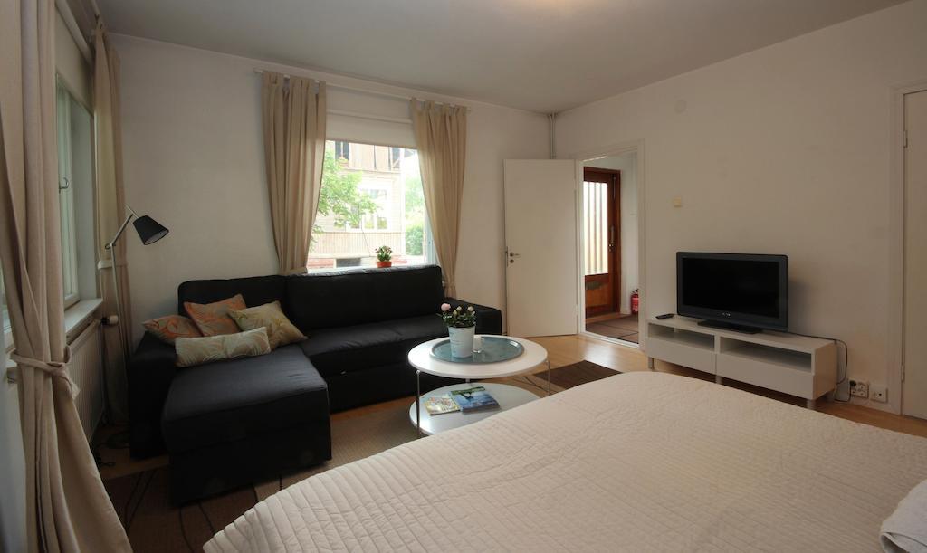 Majoitushuoneisto Tuomipuisto Apartment Naantali Ruang foto