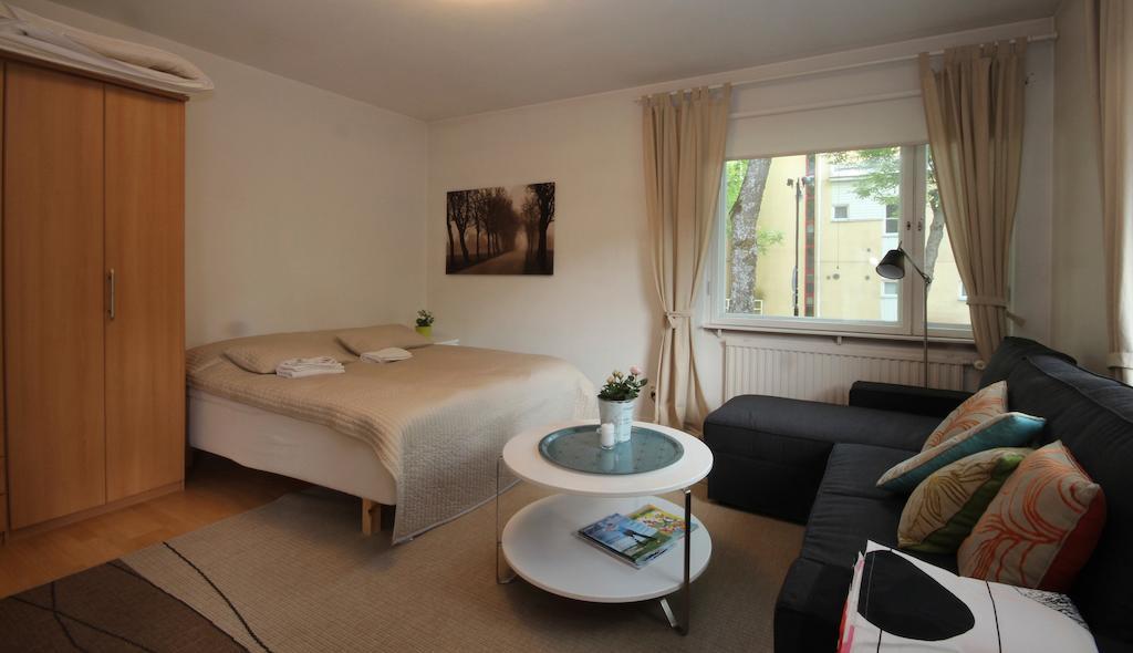 Majoitushuoneisto Tuomipuisto Apartment Naantali Ruang foto
